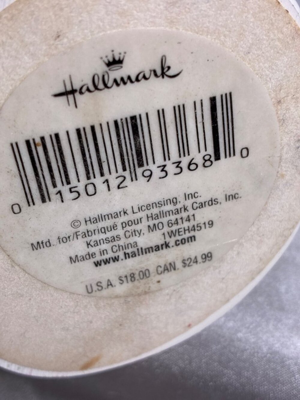 Hallmark To Love and To Hold Couple Sculpture - Picture 11 of 12